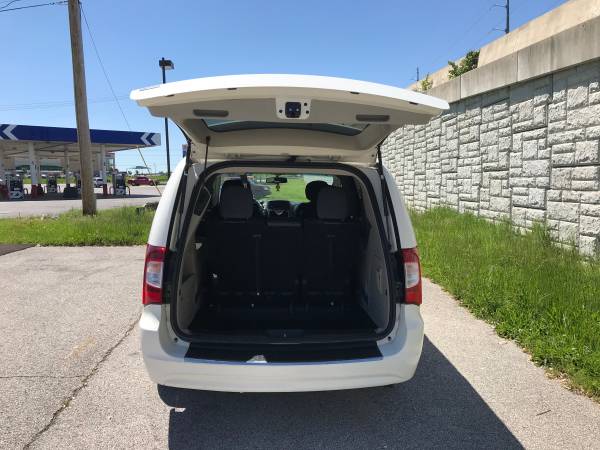 2013 CHRYSLER TOWN & COUNTRY (TOURING EDITION) - - by for sale in O Fallon, MO – photo 5