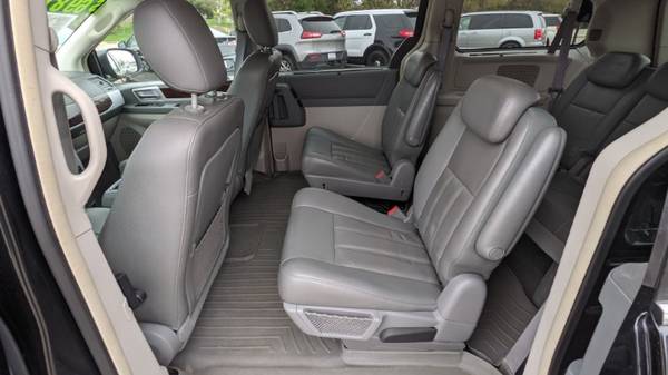 2010 Chrysler Town Country 4dr Wgn Touring - - by for sale in Oconomowoc, WI – photo 10