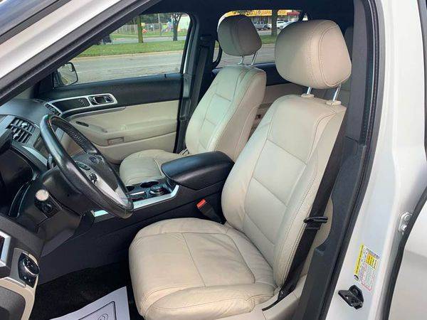 2011 Ford Explorer XLT AWD 4dr SUV FREE CARFAX, 2YR WARRANTY WITH... for sale in Detroit, MI – photo 17