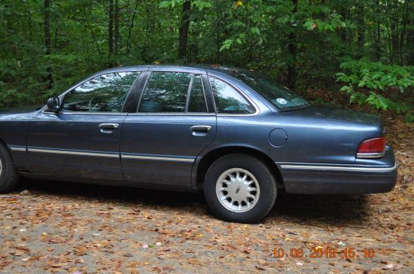 1997 FORD _CROWN_VICTORIA-LX for sale in Middlefield, MA – photo 3