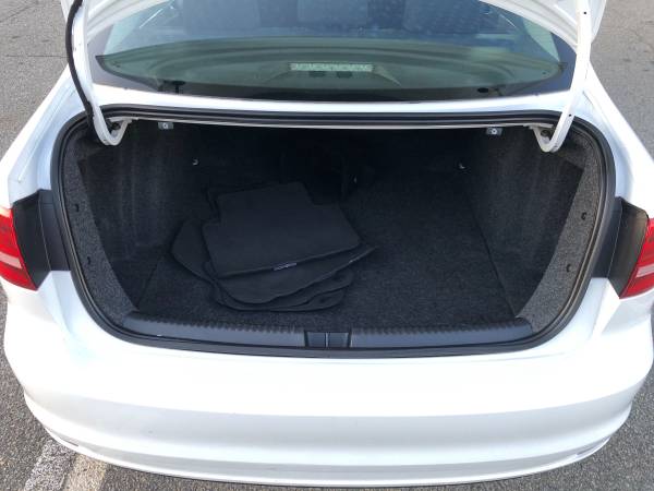 Gas Saver 15 VW Jetta Compact Sedan Excellent condition! White & for sale in Brooklyn, NY – photo 12