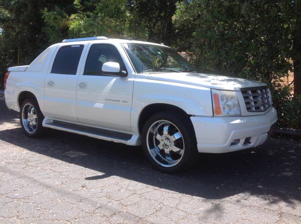 2005 Cadillac Escalade EXT Sport Utility Pickup AWD. LOW MILES!!! for sale in Atascadero, CA