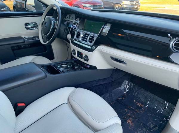 2017 Rolls Royce Ghost 16,286 miles Factory Warranty Remaining -... for sale in Downers Grove, IL – photo 13