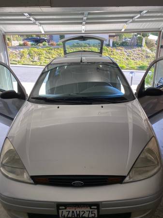 2002 Ford Focus ZX3 - cars & trucks - by owner - vehicle automotive... for sale in Thousand Oaks, CA – photo 2