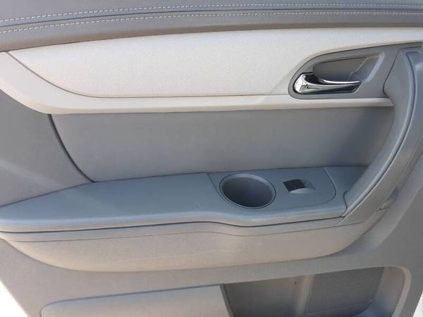 2013 CHEVY TRAVERSE LT DUAL SUNROOFS 3RD ROW HEATED SEATS JUST... for sale in Camdenton, MO – photo 11