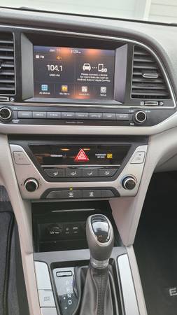 2018 Hyundai Elantra SEL Sedan 4D for sale in Knoxville, IA – photo 12