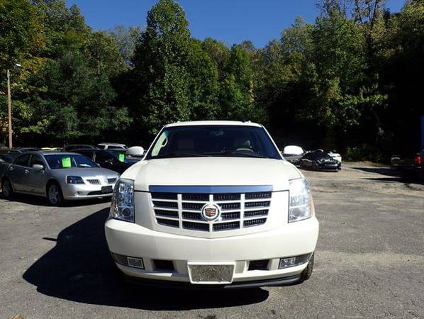 2008 Cadillac Escalade AWD - CARFAX ADVANTAGE DEALERSHIP! for sale in Mansfield Center, CT – photo 8