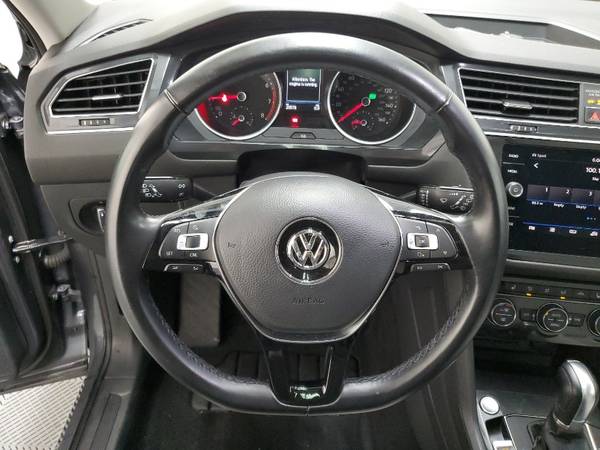 2018 VW TIGUAN SE - - by dealer - vehicle automotive for sale in Pocasset, MA – photo 10