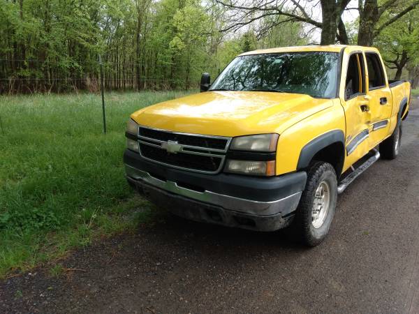 2006 LBZ Diesel Silverado Crew 4x4 1 owner - - by for sale in Other, KS – photo 9