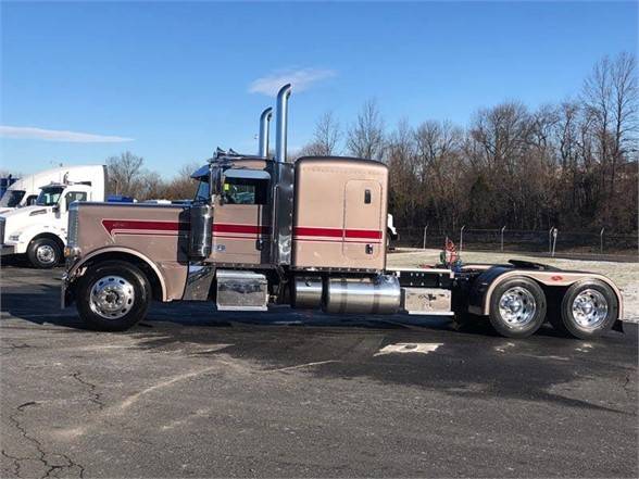 2016 PETERBILT 389 - cars & trucks - by dealer - vehicle automotive... for sale in Coopersburg, PA – photo 2