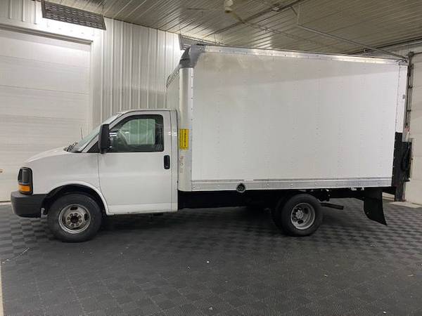 2012 Chevrolet Express Cutaway G3500 12FT Box W/Liftgate 91, 000 for sale in Caledonia, IN – photo 2