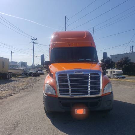 Freightliner cascadia - cars & trucks - by owner - vehicle... for sale in Federal Way, WA