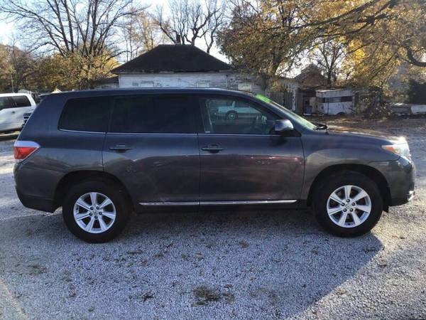 2012 Toyota Highlander AWD - cars & trucks - by dealer - vehicle... for sale in Fredonia, KS – photo 5