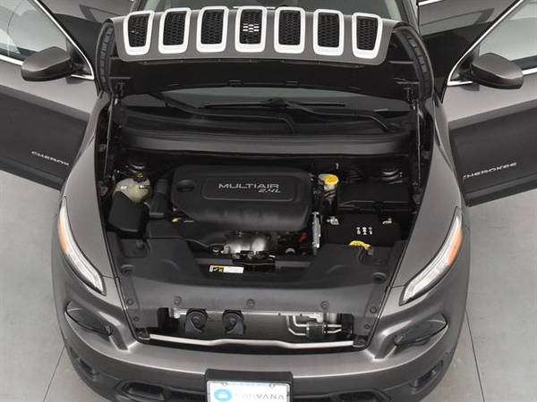 2017 Jeep Cherokee Latitude Sport Utility 4D suv Gray - FINANCE ONLINE for sale in Indianapolis, IN – photo 4