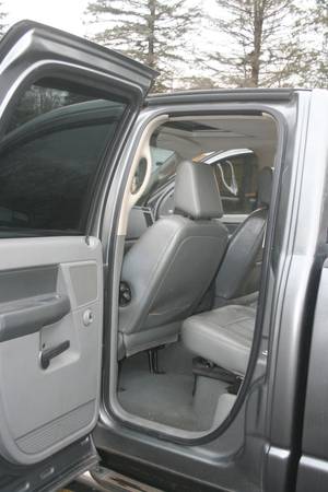 2007 DODGE RAM 1500 4X4 QUAD CAB HEMI XTRA CLEAN - cars & trucks -... for sale in Wonder Lake, WI – photo 11