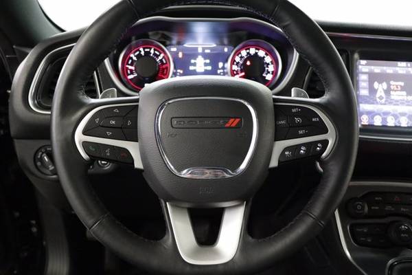 5 7L V8 HEMI - SUNROOF Black 2017 Dodge Challenger R/T Plus GPS for sale in Clinton, MO – photo 8