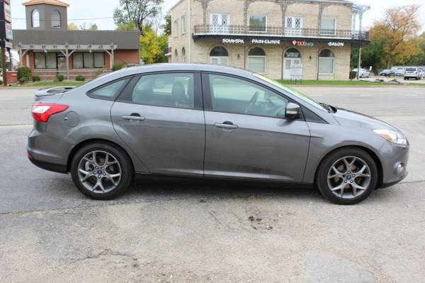 2013 Ford Focus SE - cars & trucks - by dealer - vehicle automotive... for sale in Crest Hill, IL – photo 4