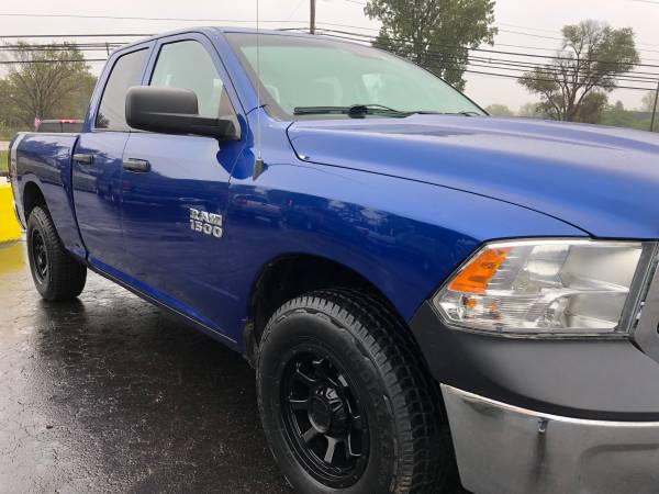 Clean Carfax! 2016 Ram 1500! 4x4! Crew Cab! Very Sharp! for sale in Ortonville, MI – photo 12