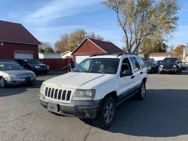 2004 Jeep Grand Cherokee 4dr Laredo 4WD - cars & trucks - by dealer... for sale in East Windsor, CT – photo 3