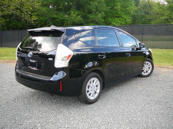 Super Nice 2 Owner 2012 Prius V - - by dealer for sale in Durham, NC – photo 5