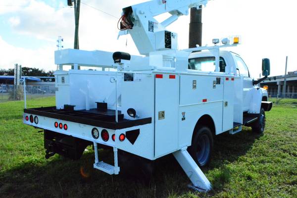 2009 GMC C5500 ALTEC BUCKET TRUCK 4X4 42FT - - by for sale in Other, KY – photo 12