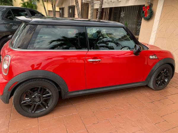 Mini Cooper S Hardtop Low Miles - cars & trucks - by owner - vehicle... for sale in Miami, FL – photo 4