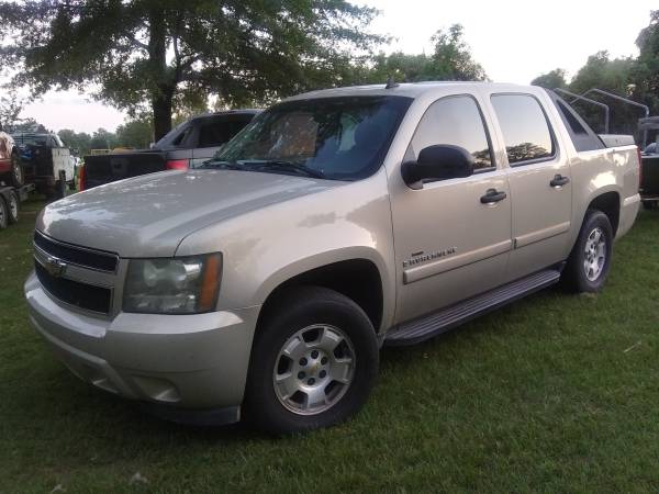 2008 Chevy Avalanche for sale in Scott, AR – photo 2