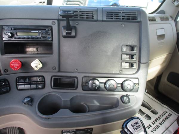 ◄◄◄ 2012-2014 Freightliner Cascadia 125 Day Cabs ►►► - cars & trucks... for sale in Evansville, IN – photo 7