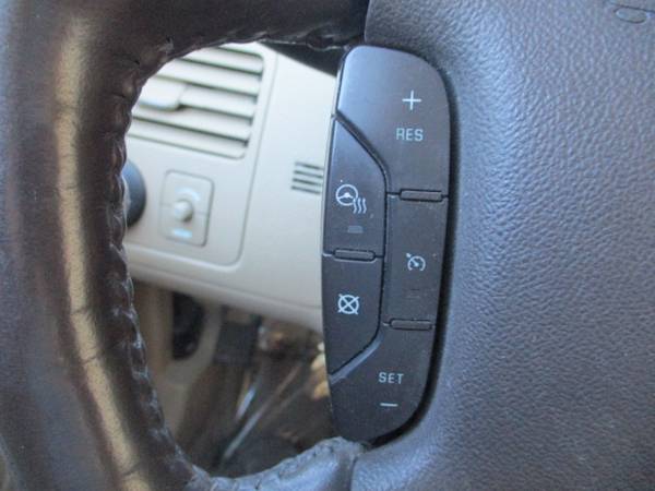 2008 Buick Lucerne CXL**Local Trade/Loaded**{www.dafarmer.com} -... for sale in CENTER POINT, IA – photo 24