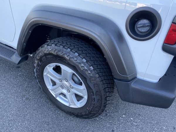 2018 Jeep All-New Wrangler Sport 4X4. 15000 MILES - LIKE NEW!! -... for sale in Arleta, CA – photo 14