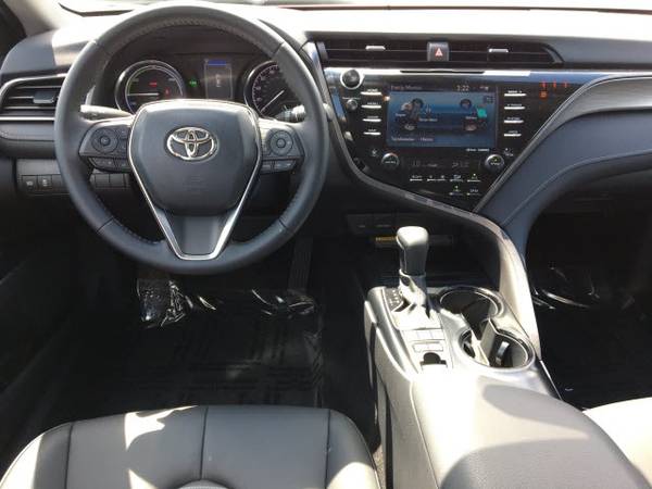 2020 Toyota Camry Hybrid SE sedan Supersonic Red for sale in Springfield, IL – photo 4