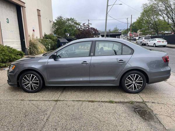 2018 VolksWagen Jetta Se Gry/Blk 24K Miles Clean Title Paid Off for sale in Baldwin, NY – photo 4