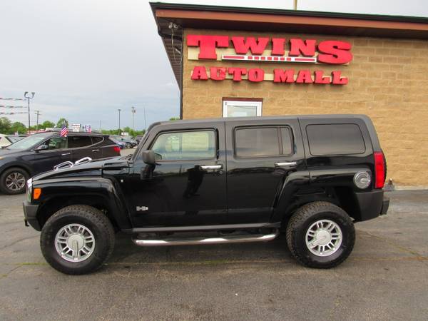 2009 HUMMER H3 4WD - cars & trucks - by dealer - vehicle automotive... for sale in Rockford, WI – photo 4