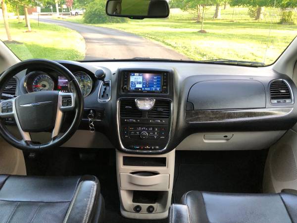 2012 Chrysler Town and Country Fully Loaded Leather-DVD-3RD ROW 7-Pass for sale in Brooklyn, NY – photo 19