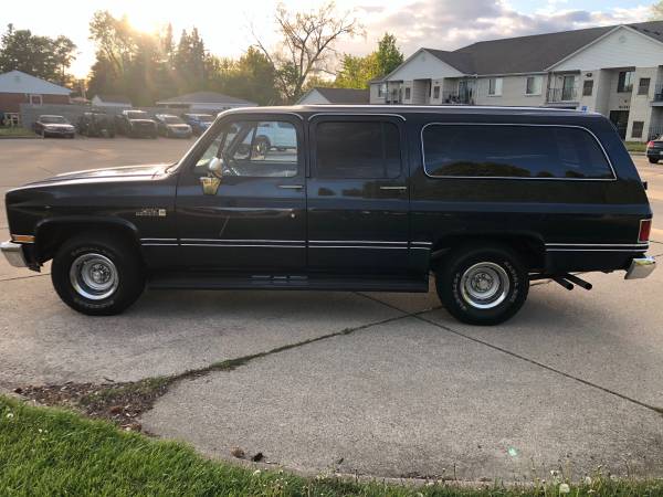 1986 GMC Suburban 2WD Garage Kept Low Miles Excellent Condition for sale in Clinton Township, MI – photo 6