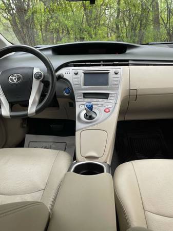 2012 Toyota Prius Hybrid! for sale in Glenview, IL – photo 18