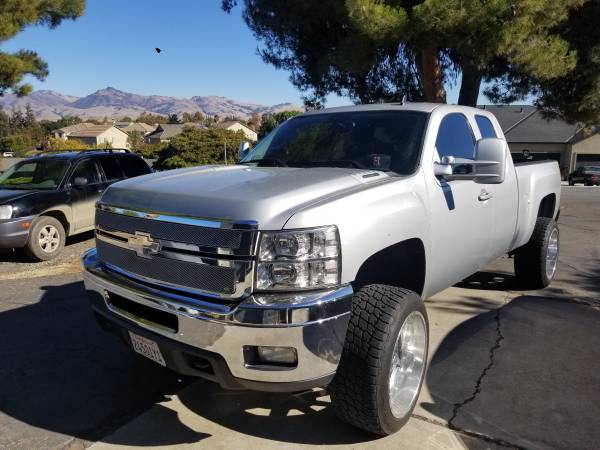 2011 Chevrolet Silverado 2500 Diesel - cars & trucks - by owner -... for sale in Hollister, CA – photo 3