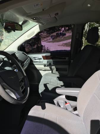 2010 Chrysler Town & Country Touring Minivan, 3.8 L / V6 (134K miles) for sale in Alamogordo, NM – photo 5