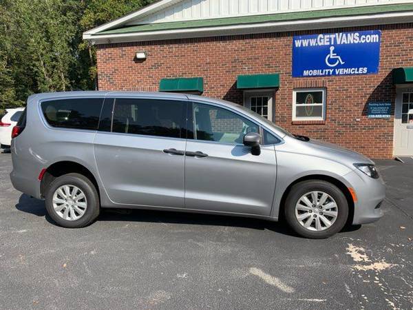 2018 Chrysler Pacifica Handicap Accessible Wheelchair Van for sale in dallas, GA – photo 4