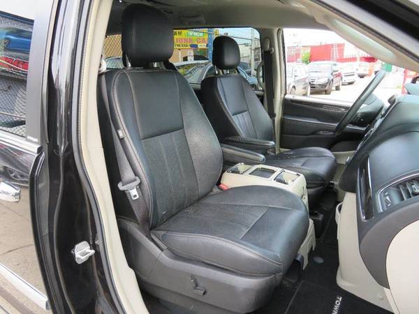 2013 Chrysler Town & Country Touring Minivan !Loaded!1 Owner! for sale in Brooklyn, NY – photo 10