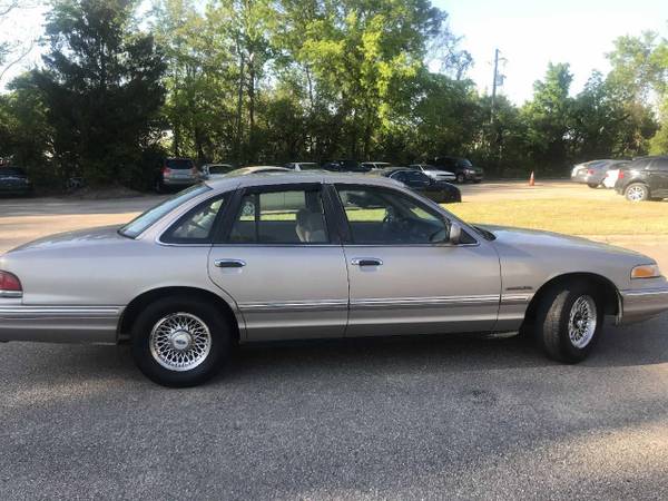1995 Ford Crown Victoria - - by dealer - vehicle for sale in Raleigh, NC – photo 7