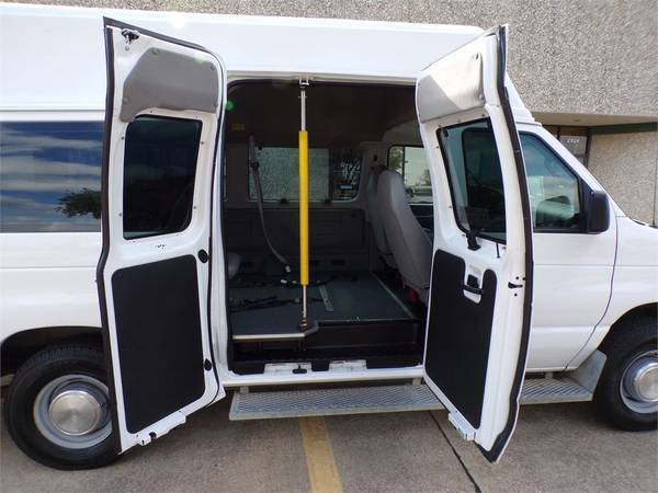78K MILE FORD E350 HANDICAPPED WHEELCHAIR ADA MOBILITY POWER LIFT... for sale in Irving, LA – photo 18