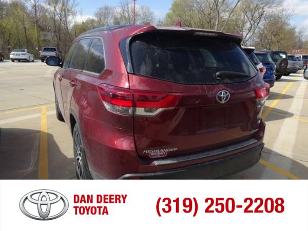 2018 Toyota Highlander SE Salsa Red Pearl - - by for sale in Cedar Falls, IA – photo 7