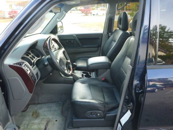 2002 MITSUBISHI MONTERO LIMITED VERY CLEAN 4X4 3RD ROW 7 PASS LEATHER for sale in Milford, ME – photo 10