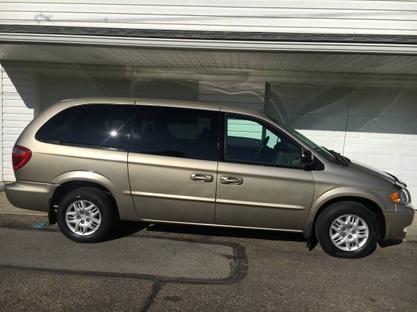 2002 Dodge Grand Caravan 119,000 mi. Remote start, Very Nice Shape for sale in Ford City, PA – photo 2