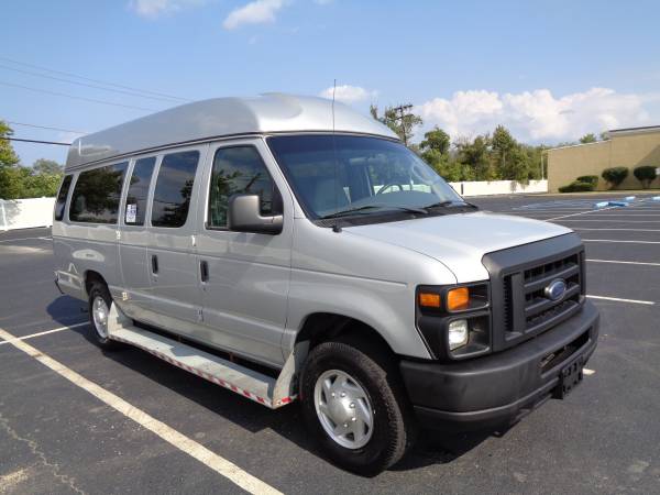 2008 FORD E-250 PASSENGER VAN! 1-OWNER, WHEEL CHAIR ACCESSIBLE!! for sale in PALMYRA, DE – photo 4