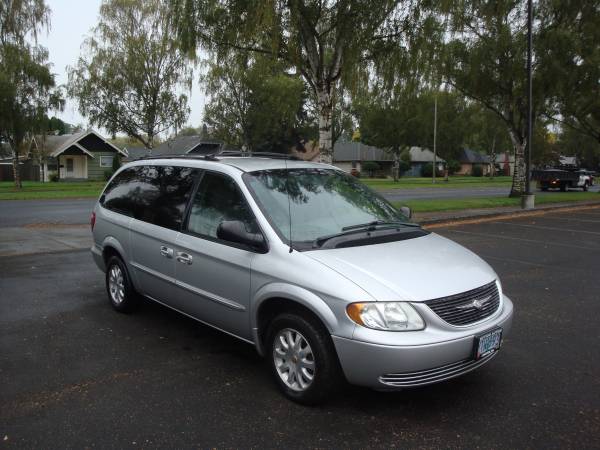 2002 CHRYSLER TOWN AND COUNTRY MINI VAN V6 AUTO ALLOYS 3-SEATS for sale in LONGVIEW WA 98632, OR – photo 8