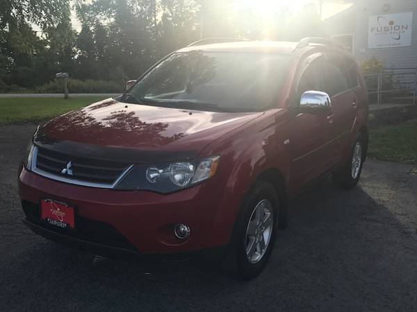 2008 Mitsubishi Outlander ES 4WD SUV - LOW Miles! for sale in Spencerport, NY – photo 2