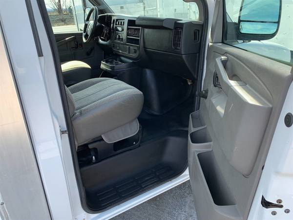 2016 Chevrolet Express Cutaway 3500 10 Utility Van for sale in Lancaster, PA – photo 14