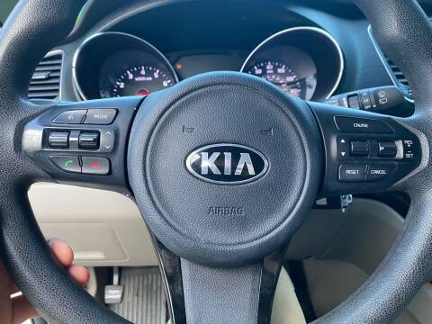 10, 999 2016 Kia Sedona LX Mini Van 104k Miles, Backup Camera for sale in Belmont, VT – photo 11